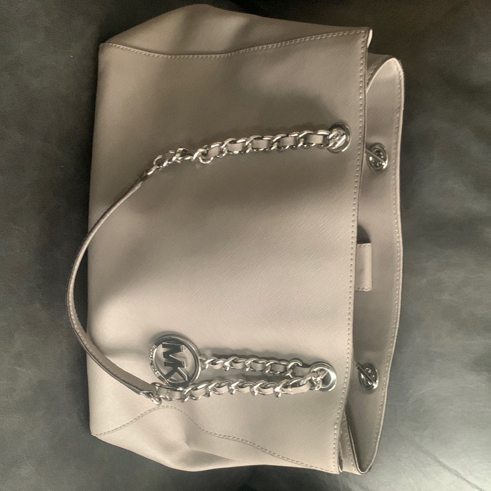 Gray purse.